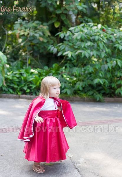 Vestido Infantil de Festa Chapeuzinho Vermelho com capa